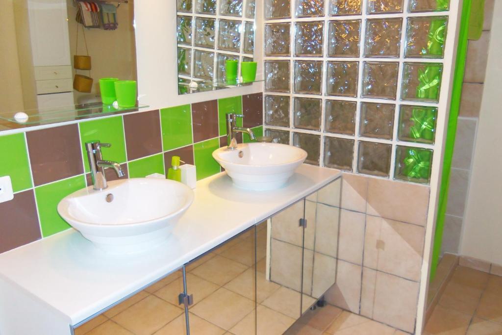 La Petite Madeleine Hotel Castillon-la-Bataille Room photo